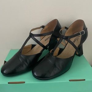 So Danca “Roxy” Broadway Cabaret T-Strap 3 inch Heel Shoe, Size 10.5W in Black